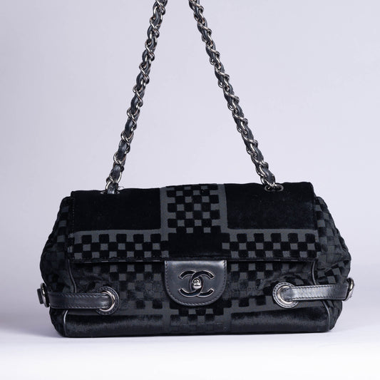 Pre-Owned Chanel Quilted Checkered Velvet Flap Shoulder Bag