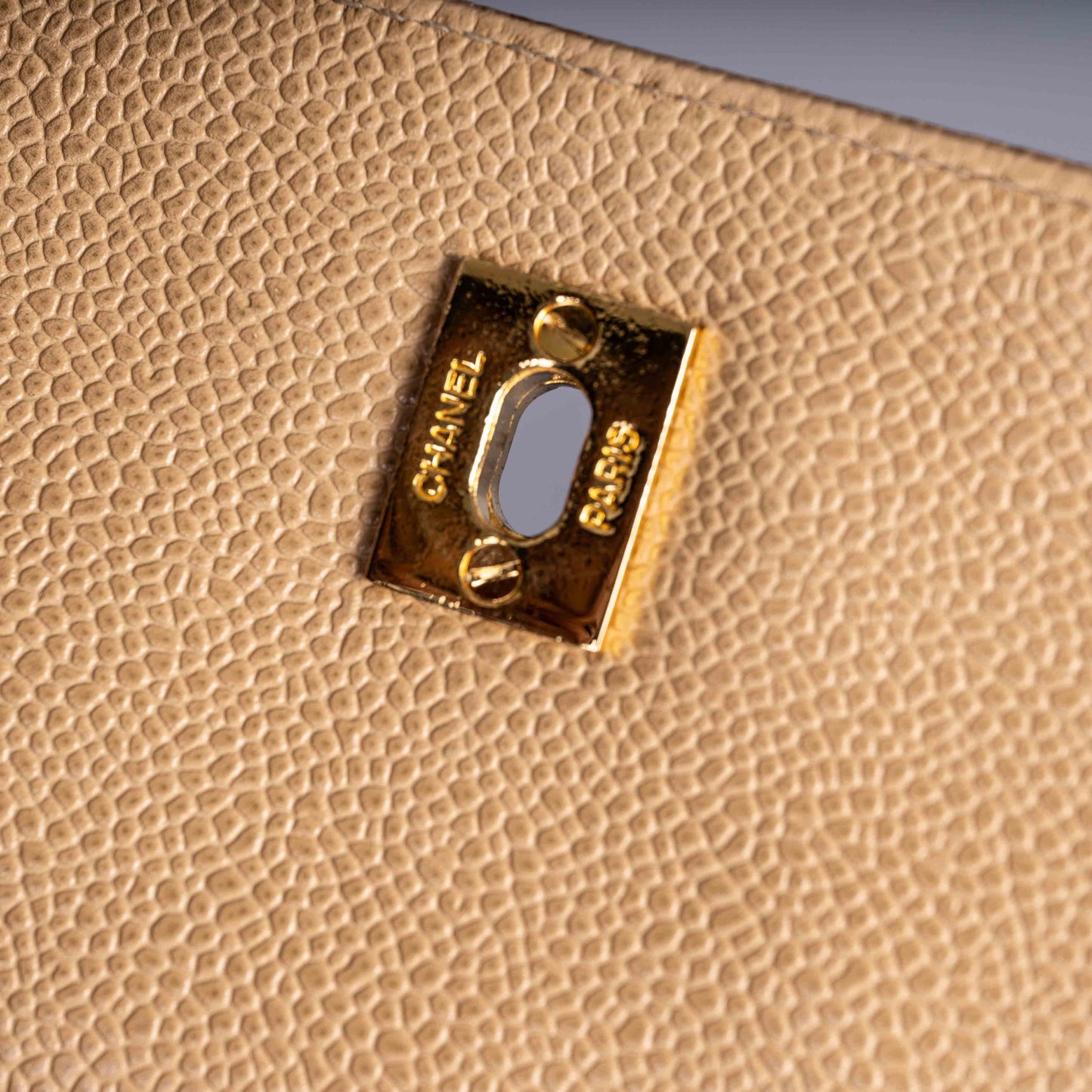 Pre-Owned Chanel Leather Shoulder Bag