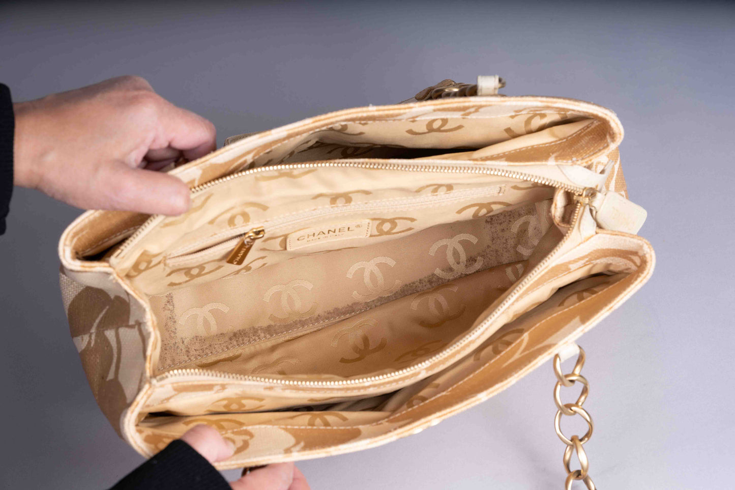 Pre-Owned Chanel Camellia Jacquard Shoulder Bag