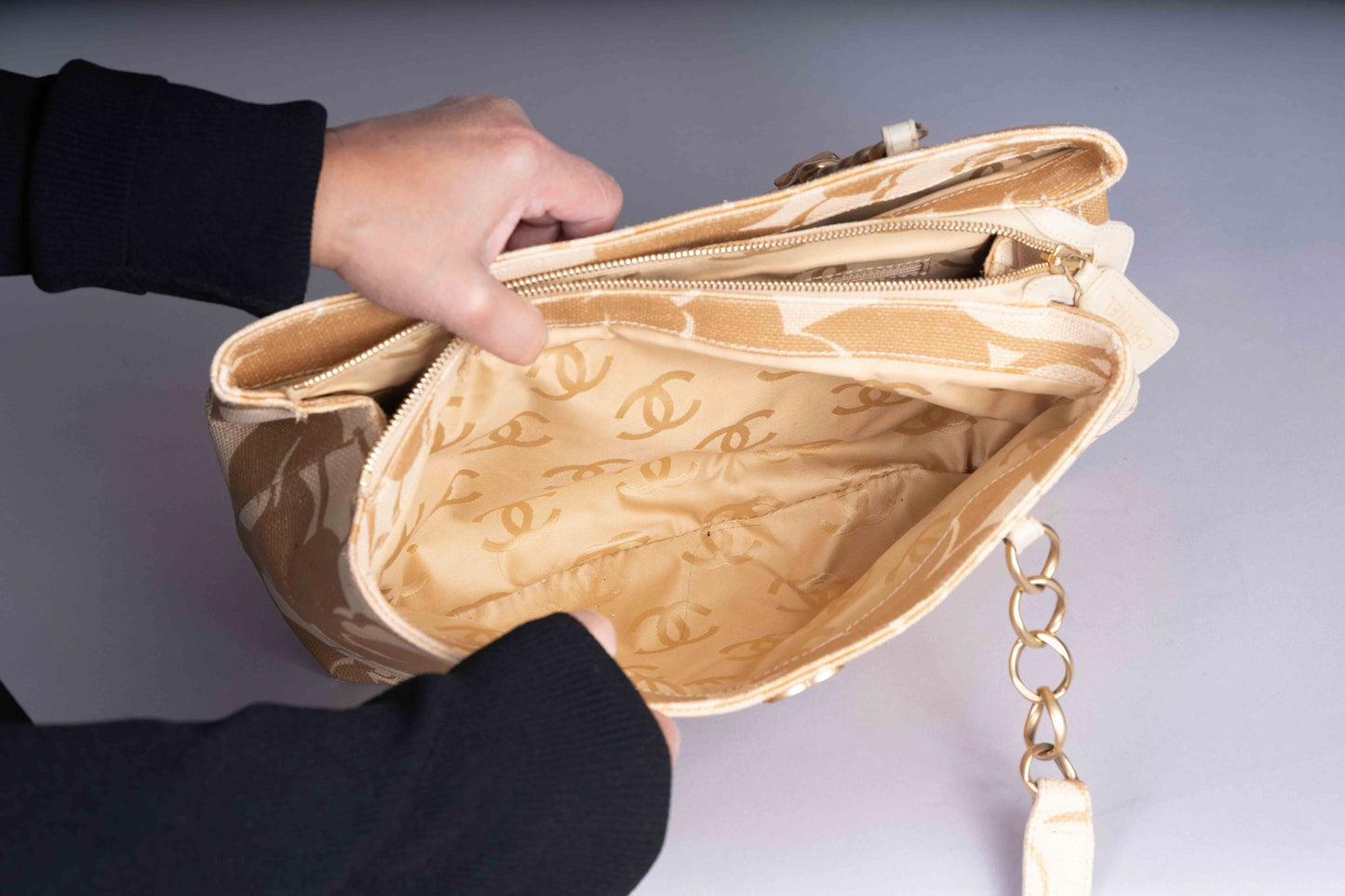 Pre-Owned Chanel Camellia Jacquard Shoulder Bag