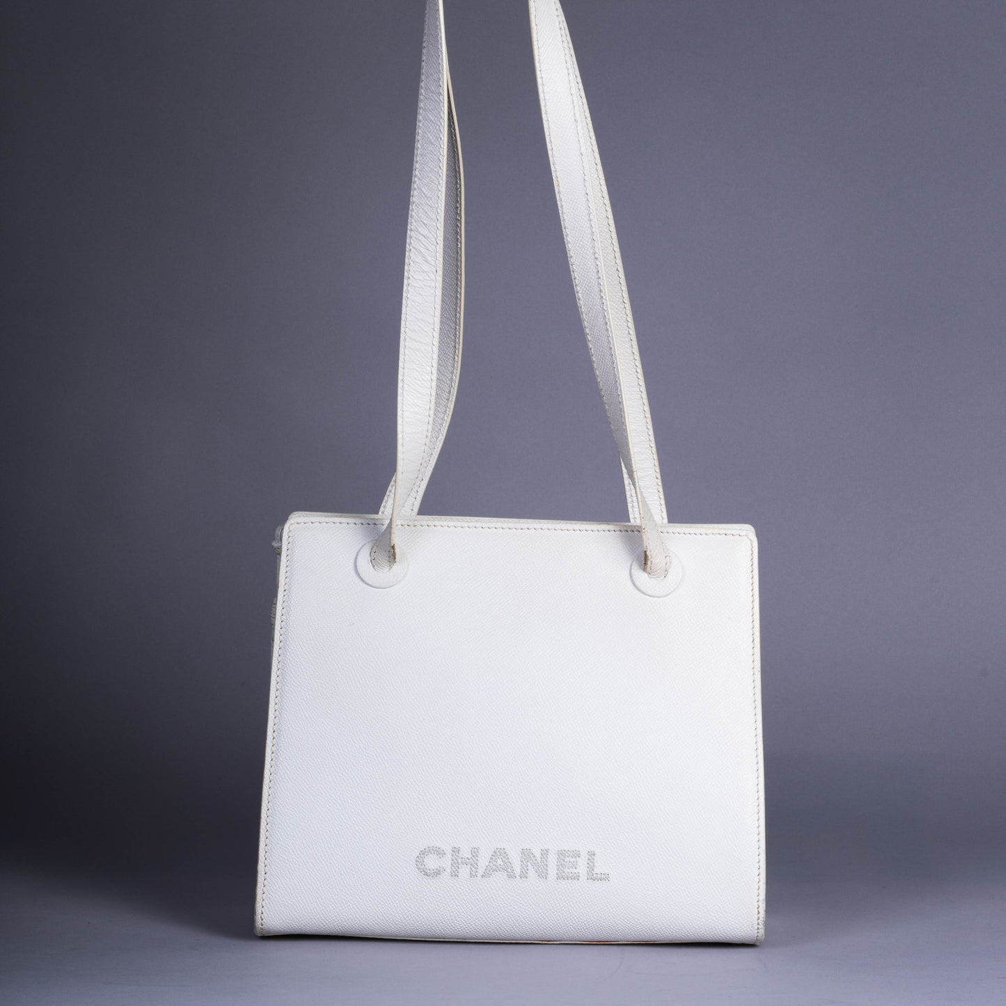 Pre-Owned Chanel Leather Shoulder Bag