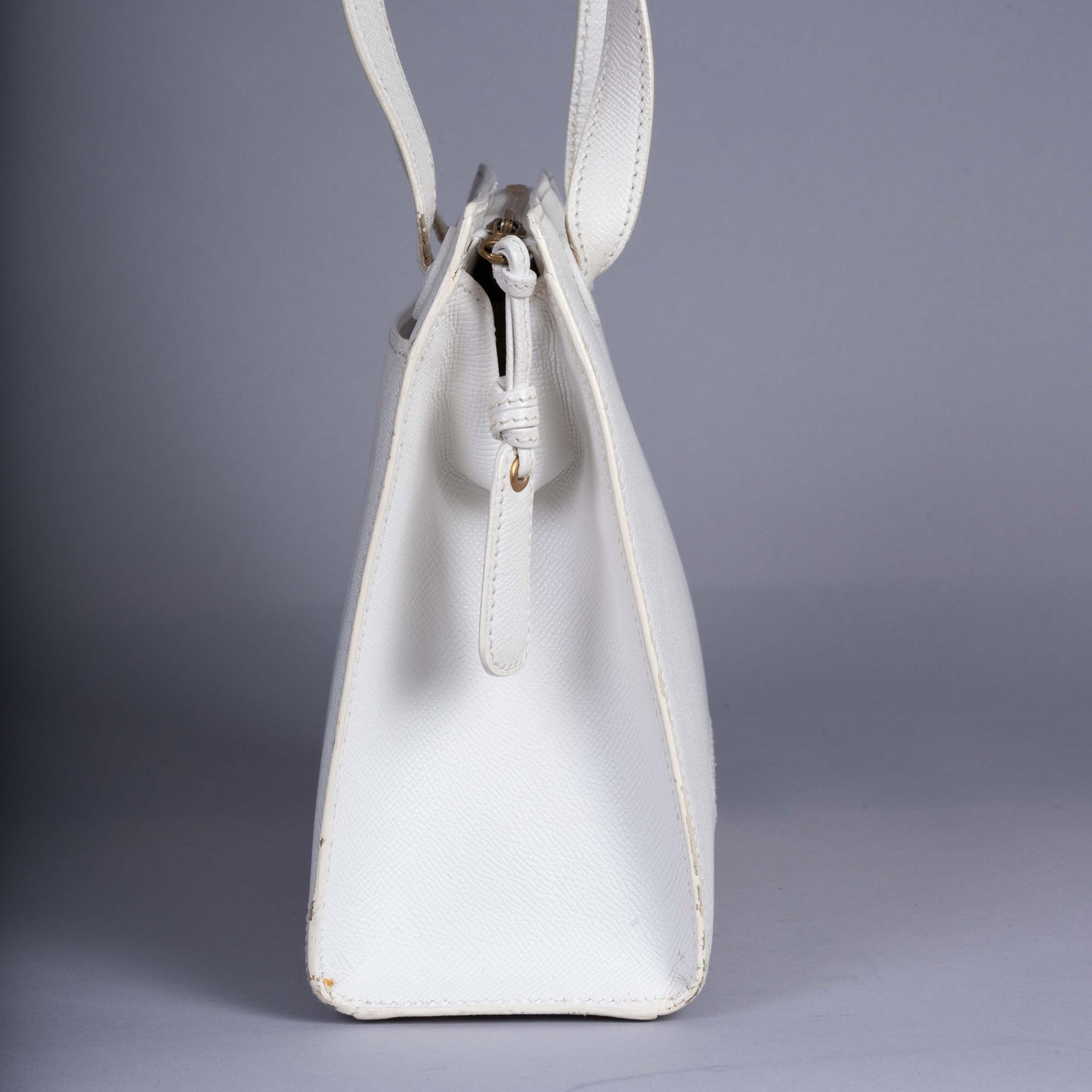 Pre-Owned Chanel Leather Shoulder Bag