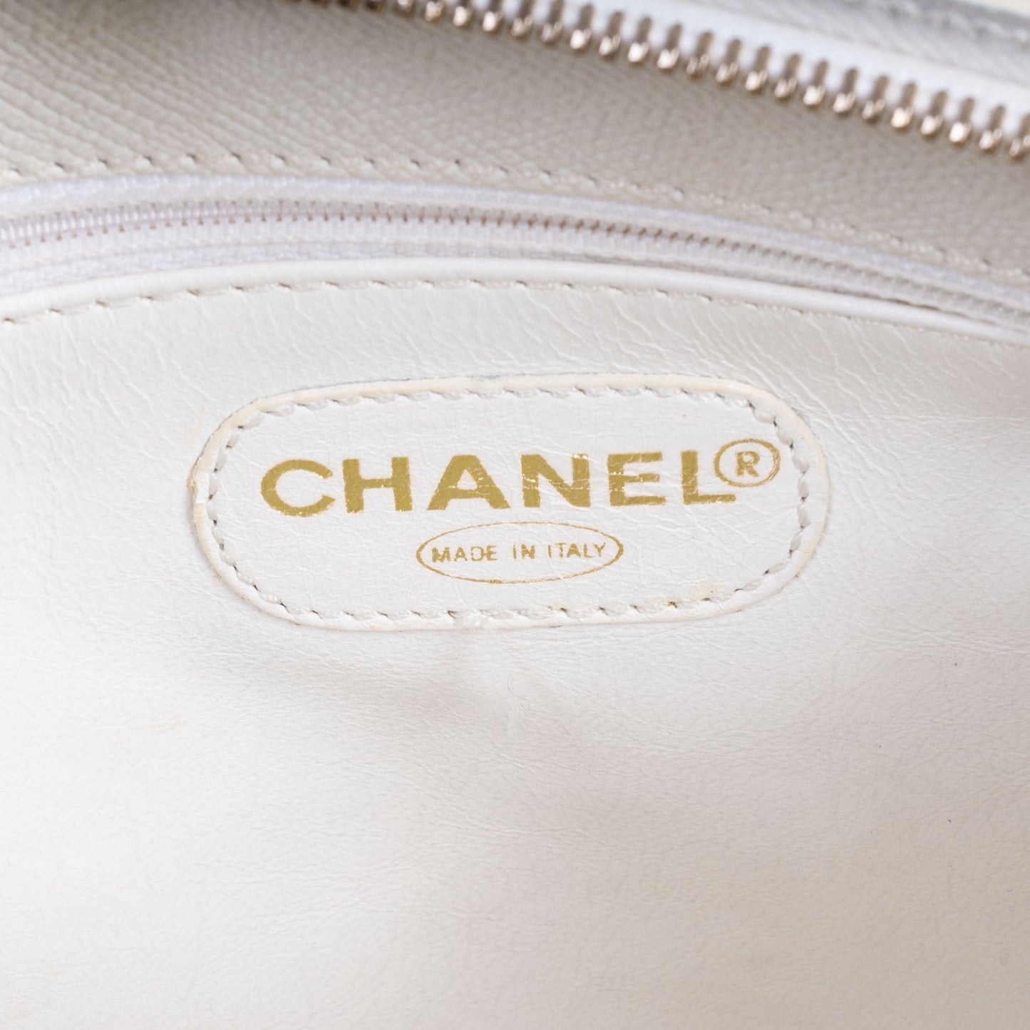 Pre-Owned Chanel Leather Shoulder Bag