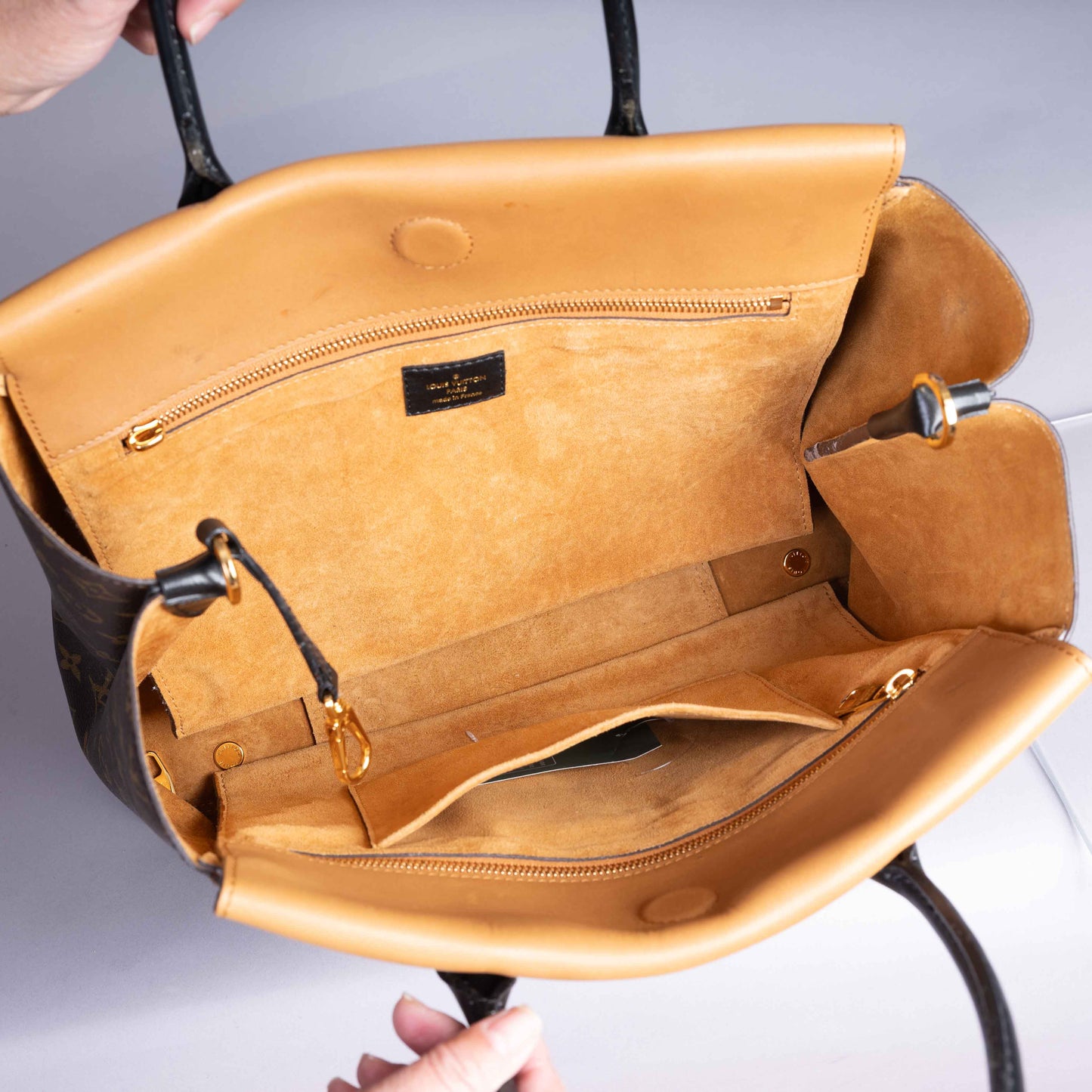 Pre-Owned Louis Vuitton W Tote Bag