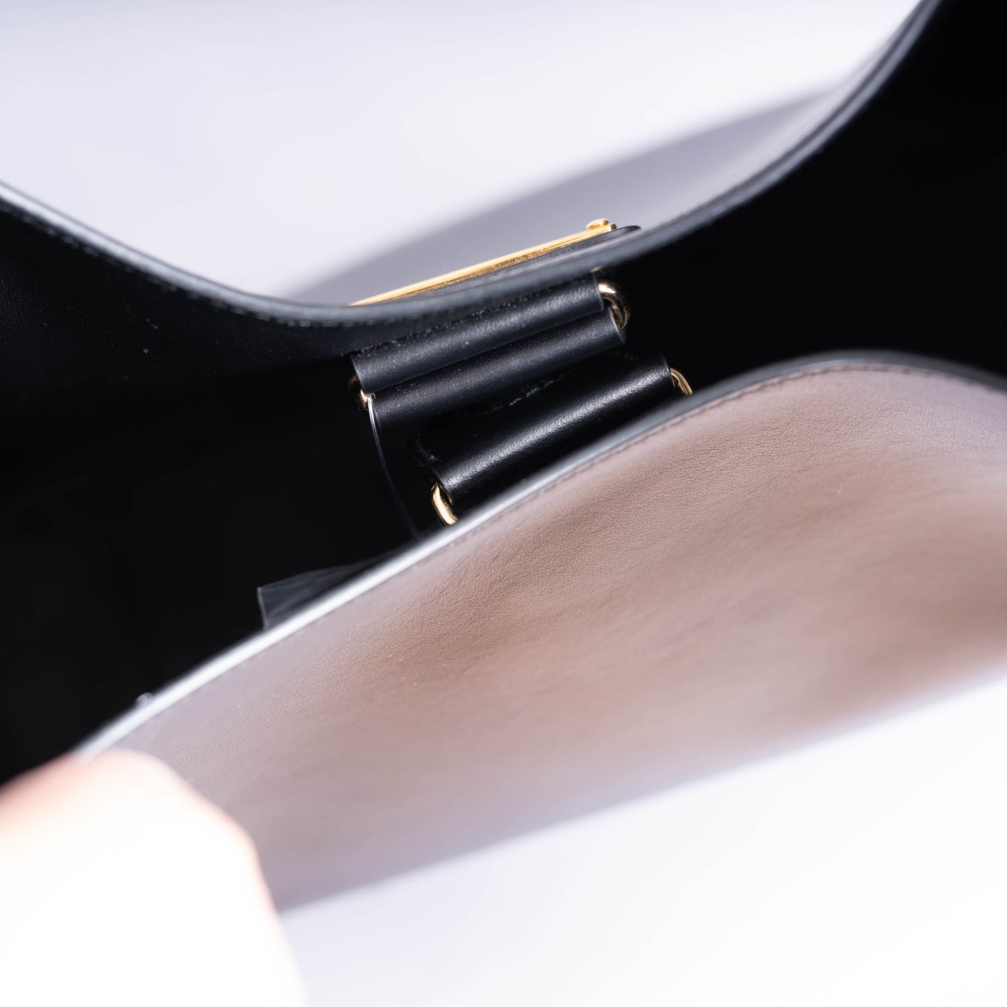 Pre-Owned Prada Leather Shoulder Bag