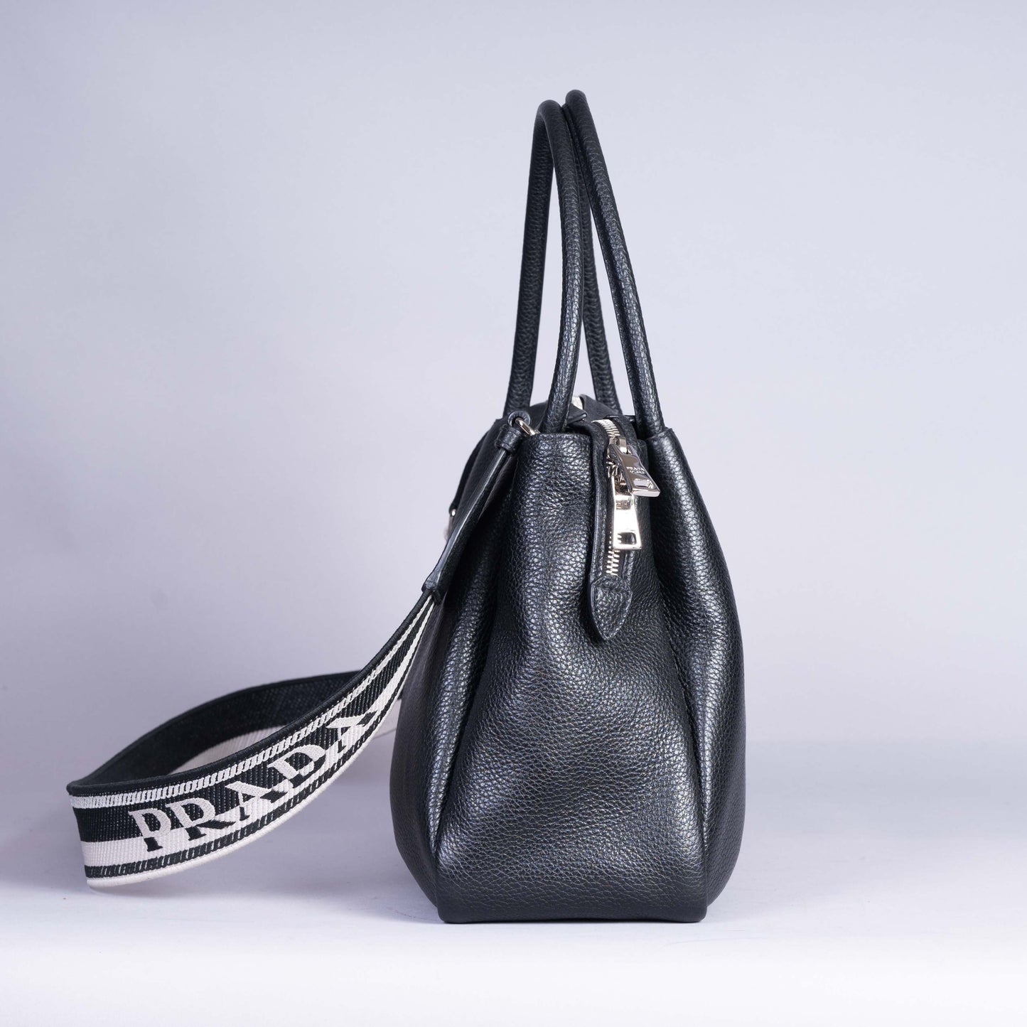 Pre-Owned Prada Vitello Zippered Top Handle Bag