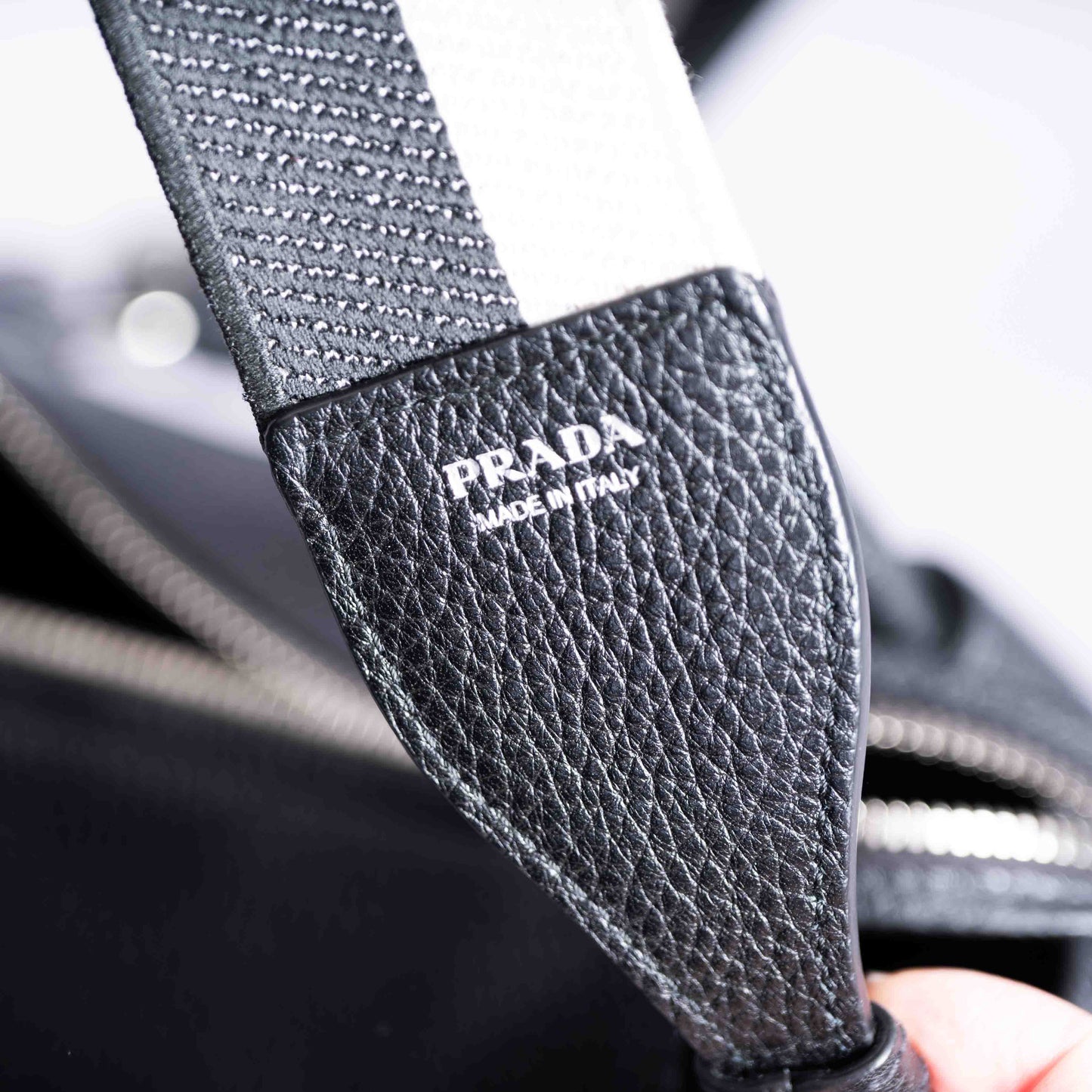 Pre-Owned Prada Vitello Zippered Top Handle Bag