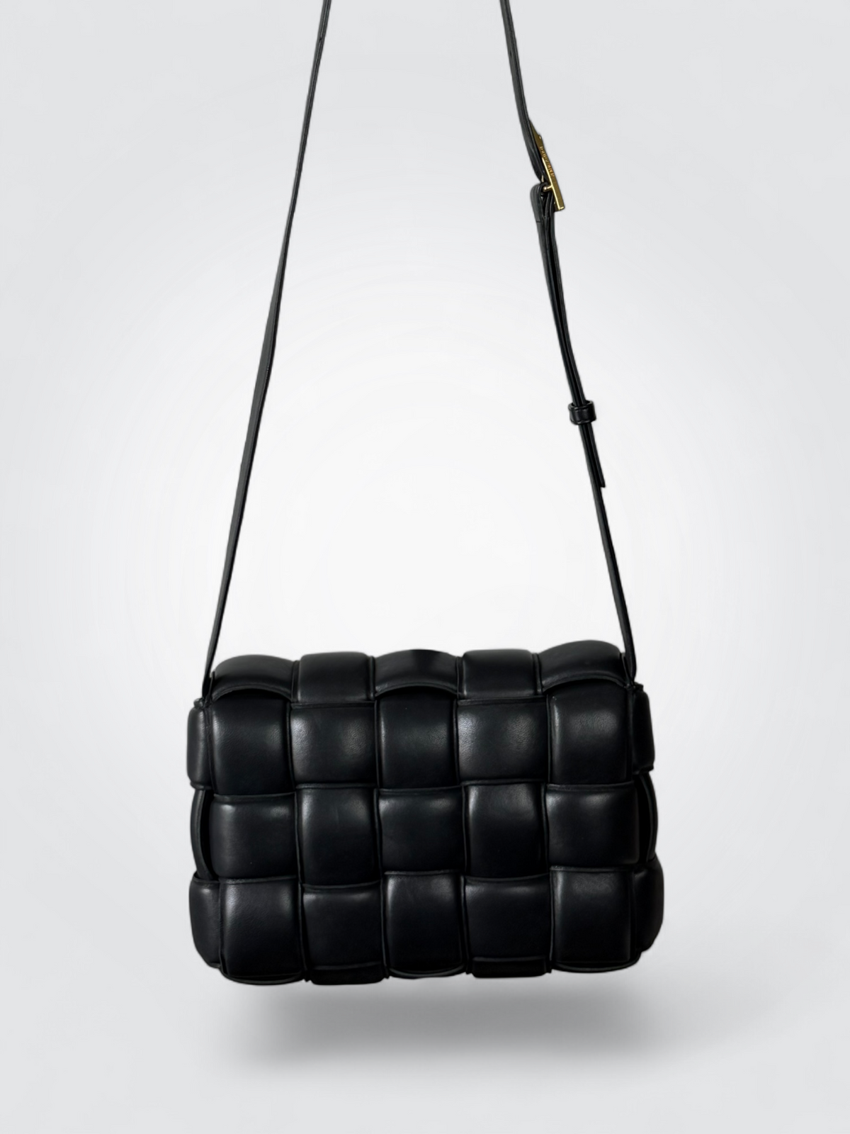 Pre-Owned Bottega Veneta Padded Cassette Black Intrecciato Leather Crossbody Bag