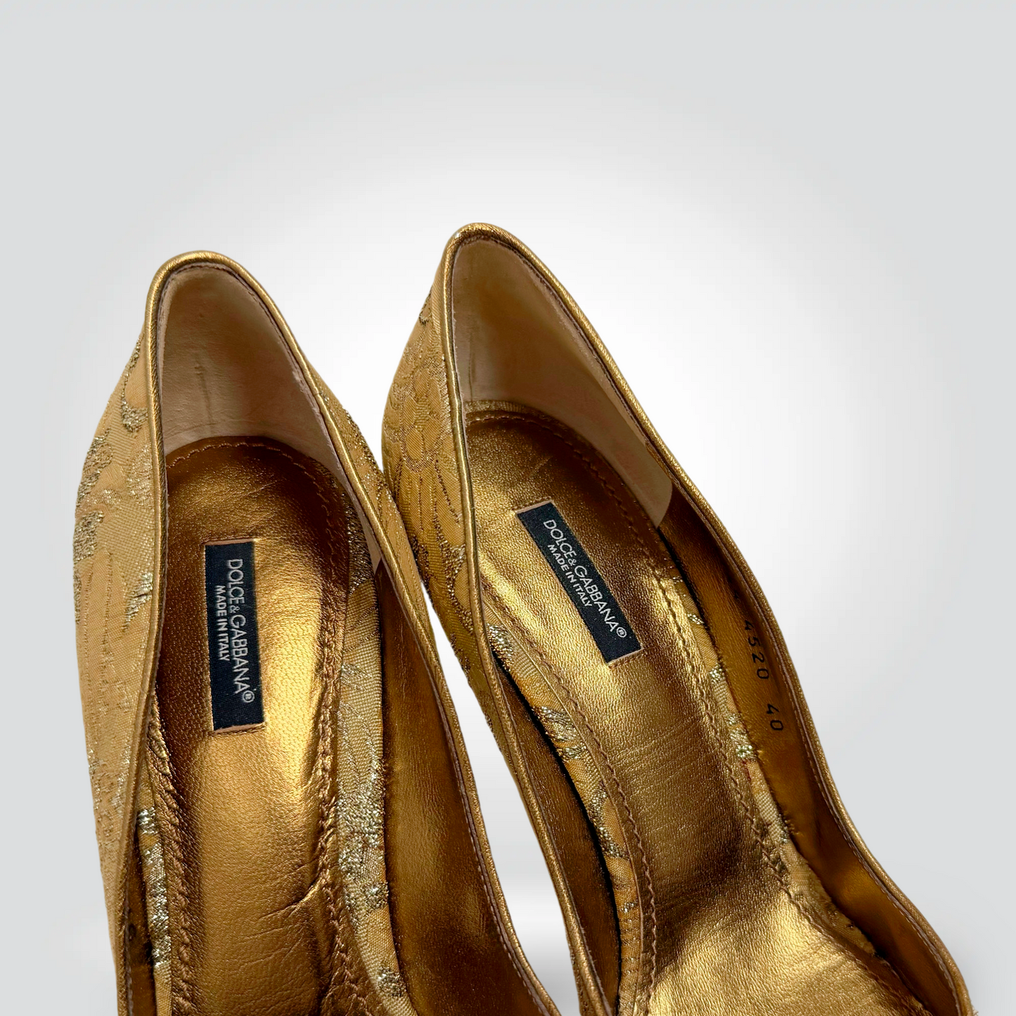 Pre-Owned Dolce & Gabbana gold brocade glitter bow pointed toe pump 4 inch heel — Style Reissue Vancouver