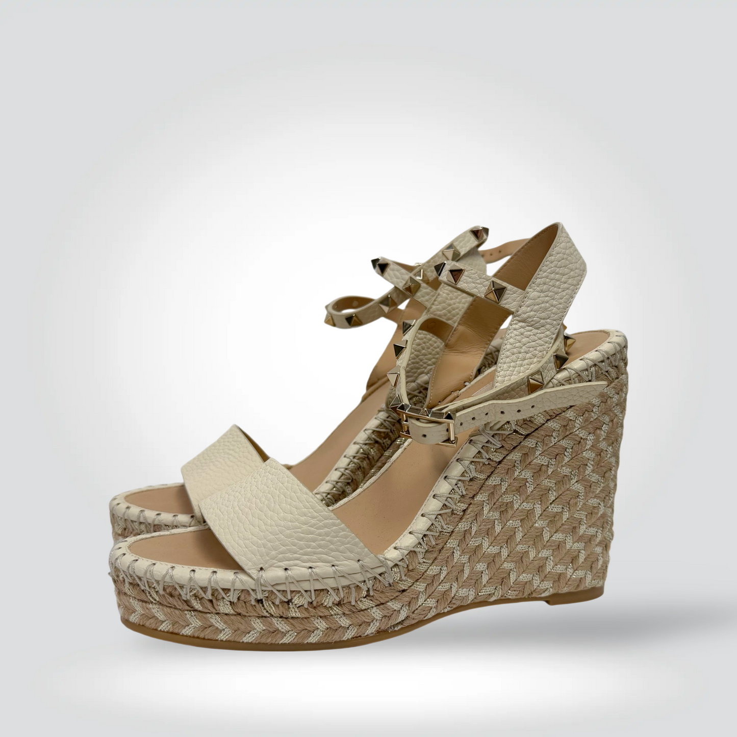 Pre-Owned Valentino Garavani Rockstud Espadrille Platform Wedge Sandals Cream Ivory Leather Pyramid Studs — Size 39 Pristine— Condition | Style Reissue Vancouver