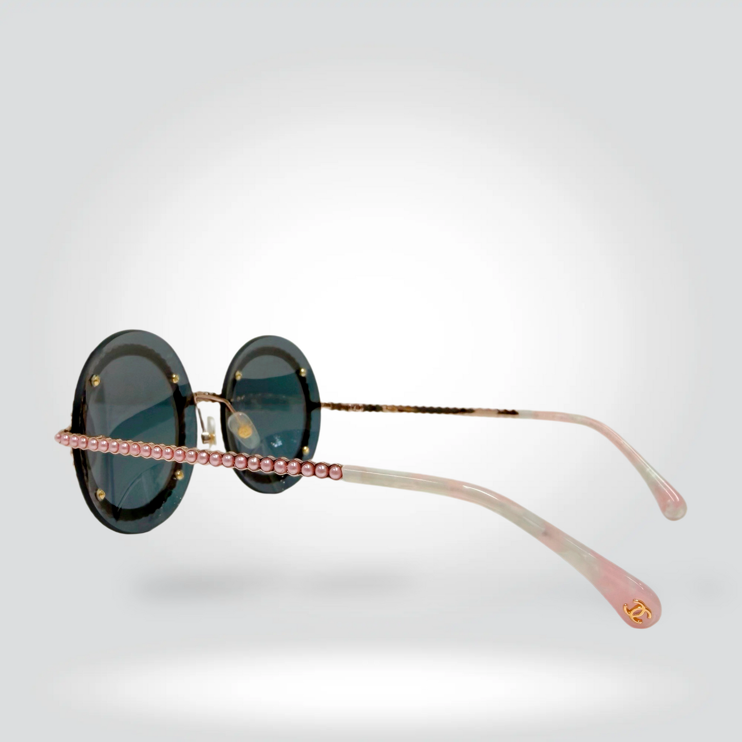 Chanel Pearl Embellished Round Sunglasses Gold Frame Pink Mirror Lenses —VeryGood | Style Reissue Vancouver