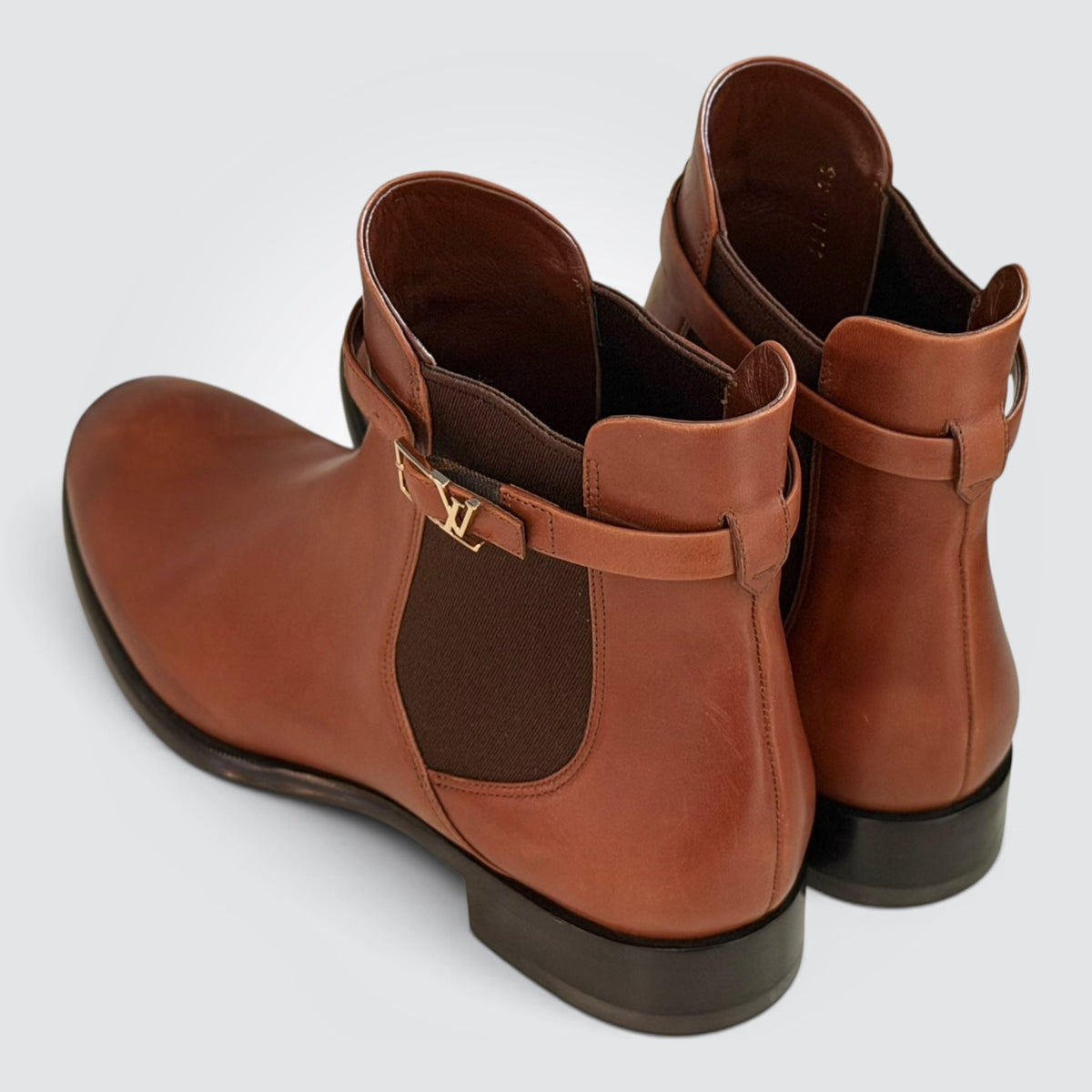 Pre-Owned Louis Vuitton Brown Leather Chelsea Boots with LV Buckle