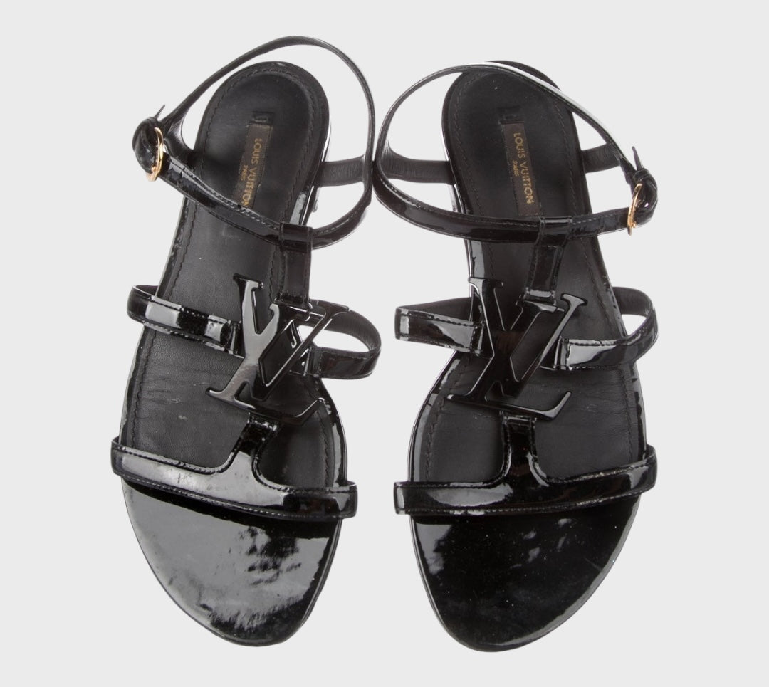 Louis Vuitton
Patent Leather Gladiator Sandals 39.5