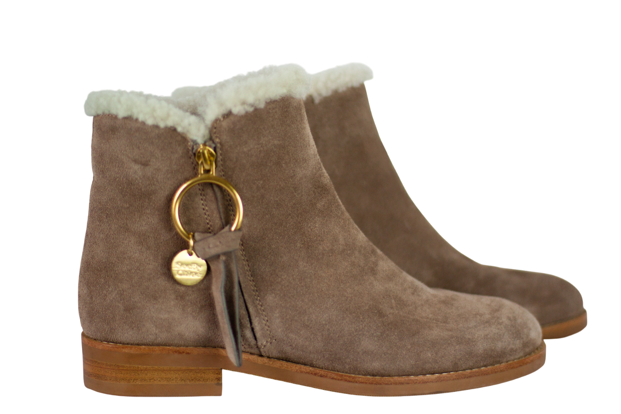 Pre-Owned See by Chloe Louise Shearling Boots (38.5)