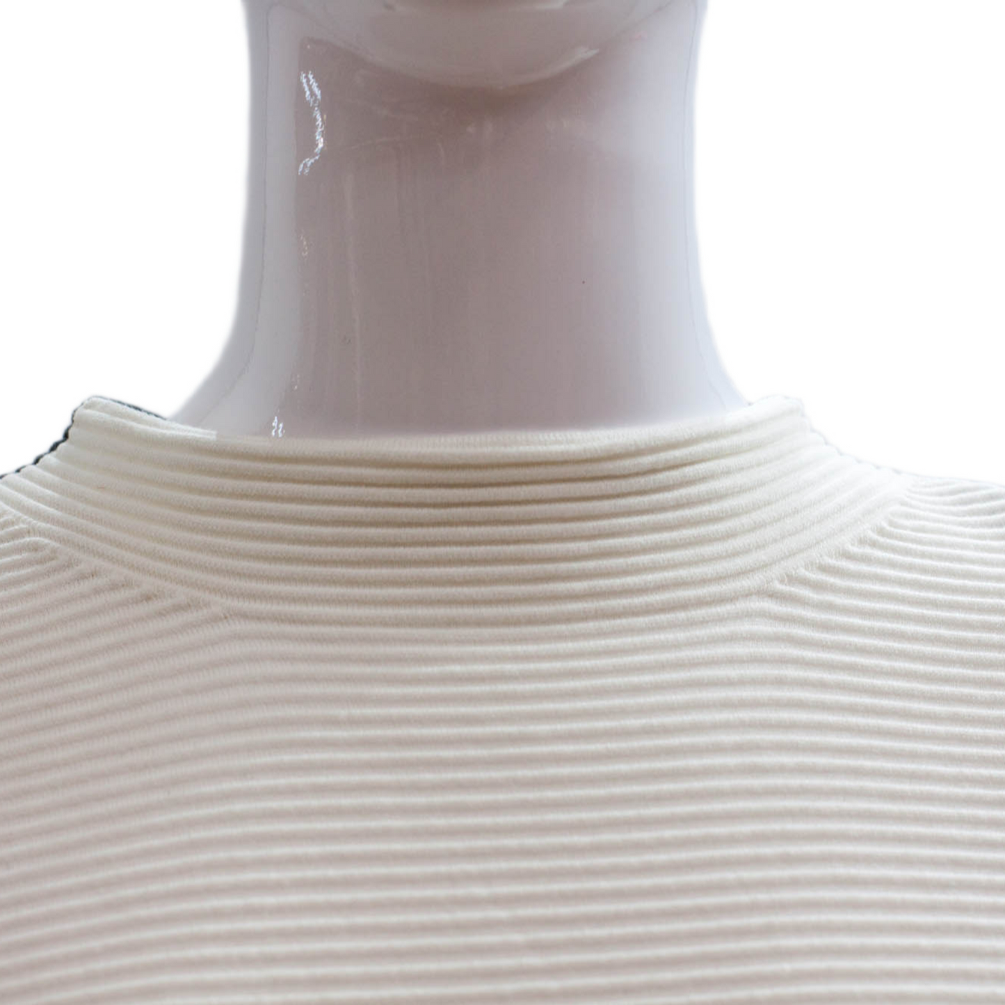 Pre-Owned Akris Ribbed Two-Tone Sleeveless Top (L)