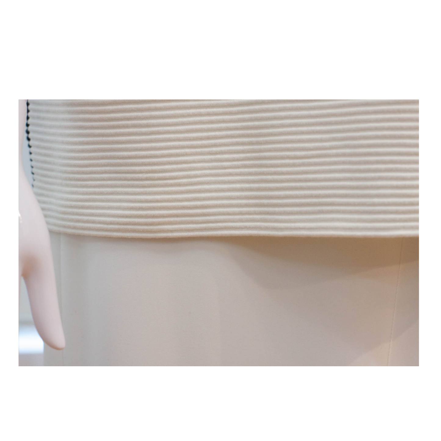 Pre-Owned Akris Ribbed Two-Tone Sleeveless Top (L)