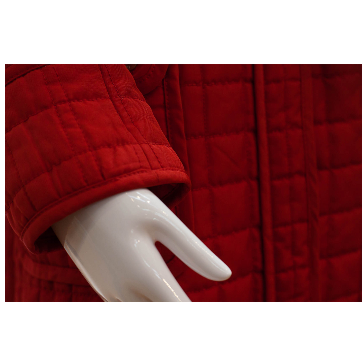Pre-Owned CH Carolina Herrera Quilted-Belted Coat (L)