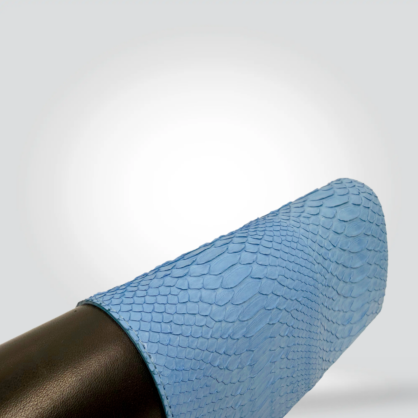 Yigal Azrouël Two-Tone Clutch Blue Python Embossed Dark Brown Leather Wrist Strap Excellent| Style Reissue Vancouver