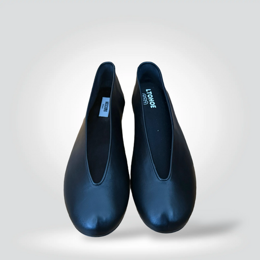 Pre-Owned Moschino Black Leather Round Toe Slip-On Flat — Size 39 — Pristine | Style Reissue Vancouver