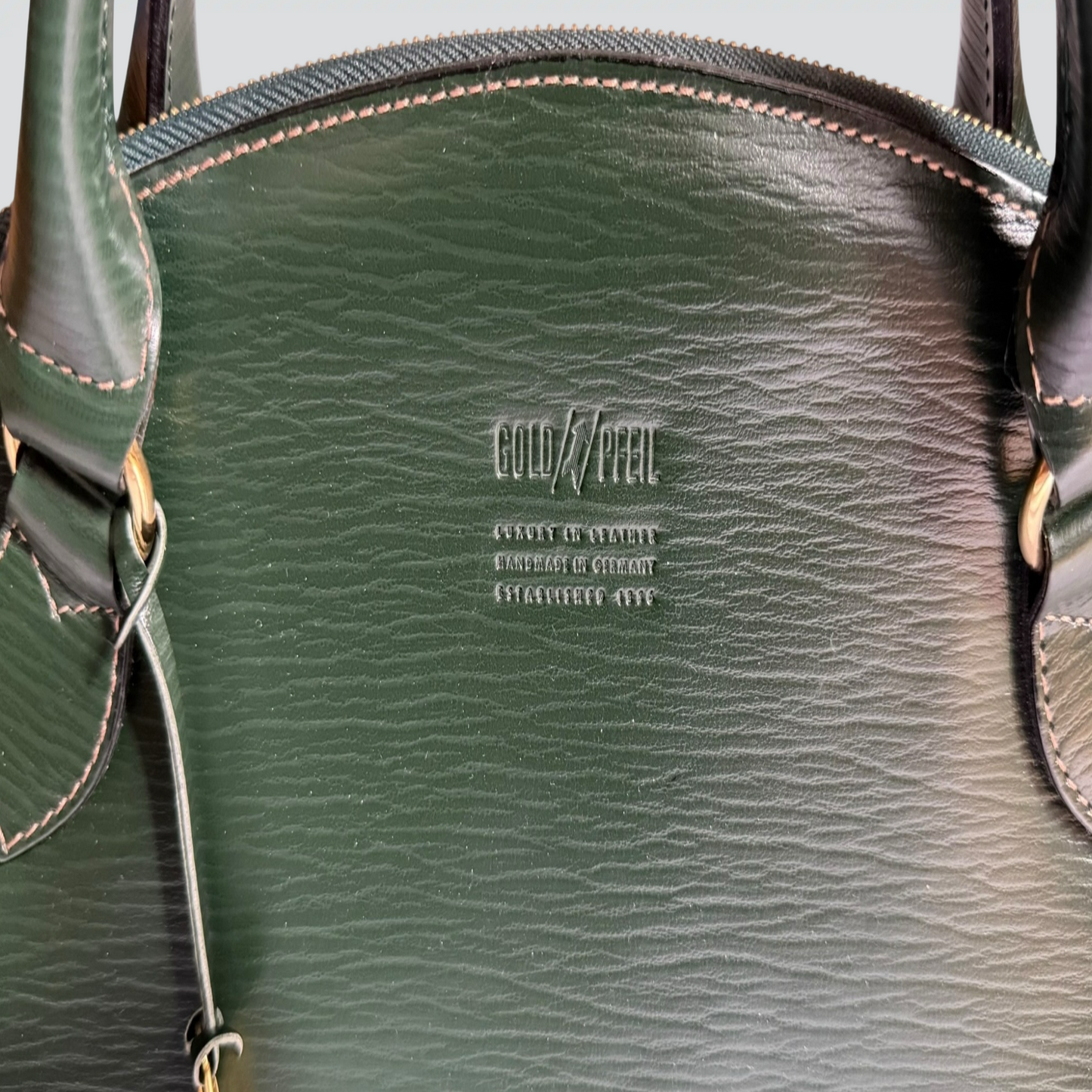 Pre-Owned Gold Pfeil dark forest grGreen leather structured top handle tote bag gold hardware arrow charm — Style Reissue Vancouver