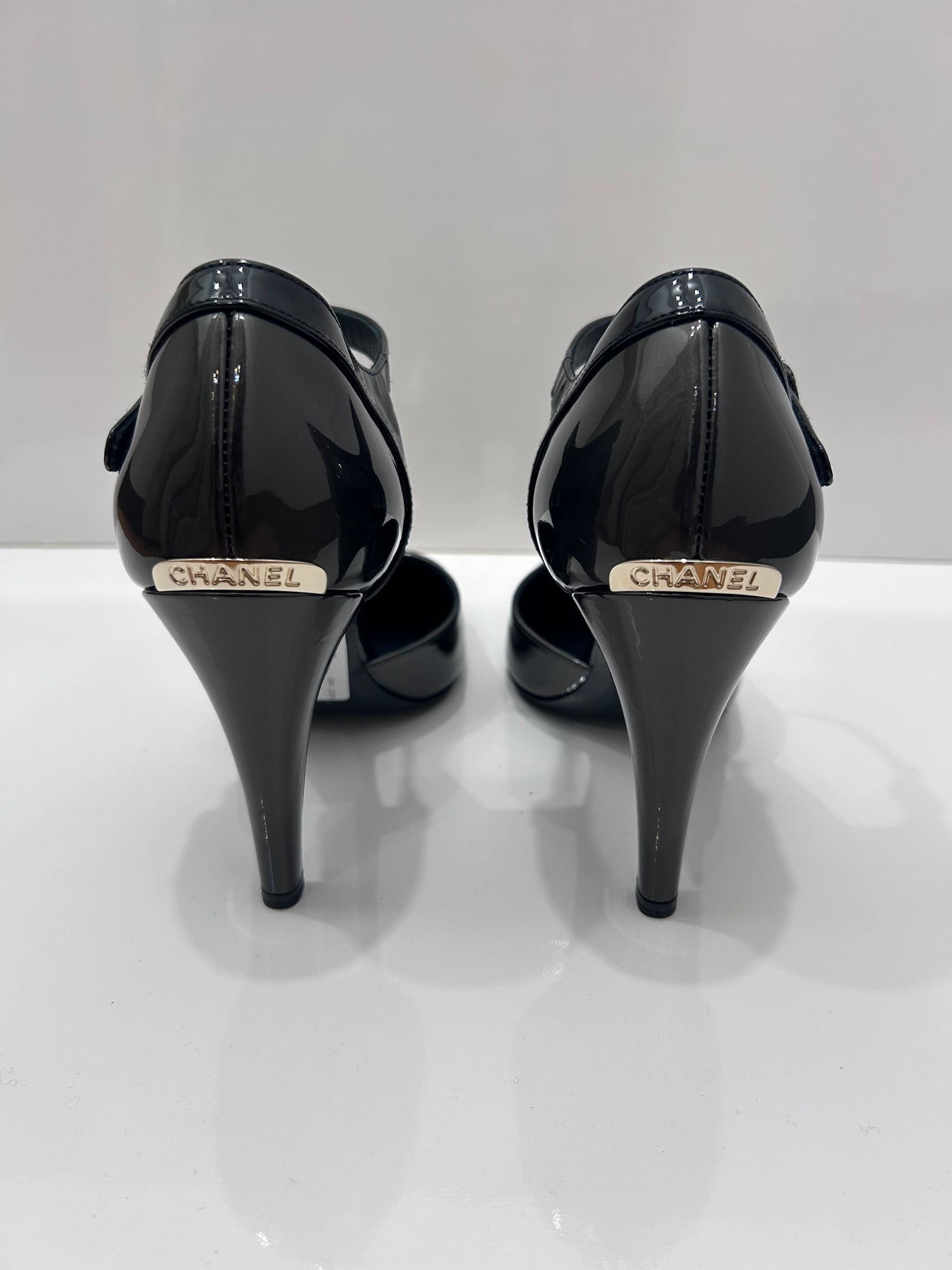Chanel cap Toe