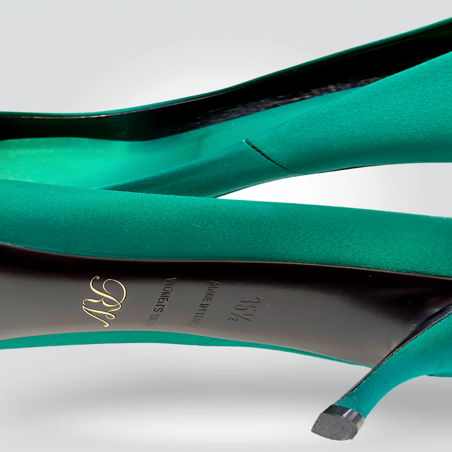 Pre-Owned Roger Vivier Belle Vivier Emerald Green Satin Crystal Buckle Pointed Toe Pump 2" Heel — Size 35.5 — Very Good | Style Reissue Vancouver