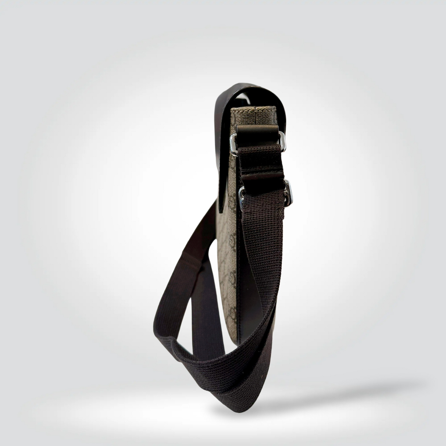 Pre-Owned Gucci GG Supreme Canvas Dark Brown Leather Flap Messenger Crossbody Bag — Very  Good  | Style Reissue Vancouver