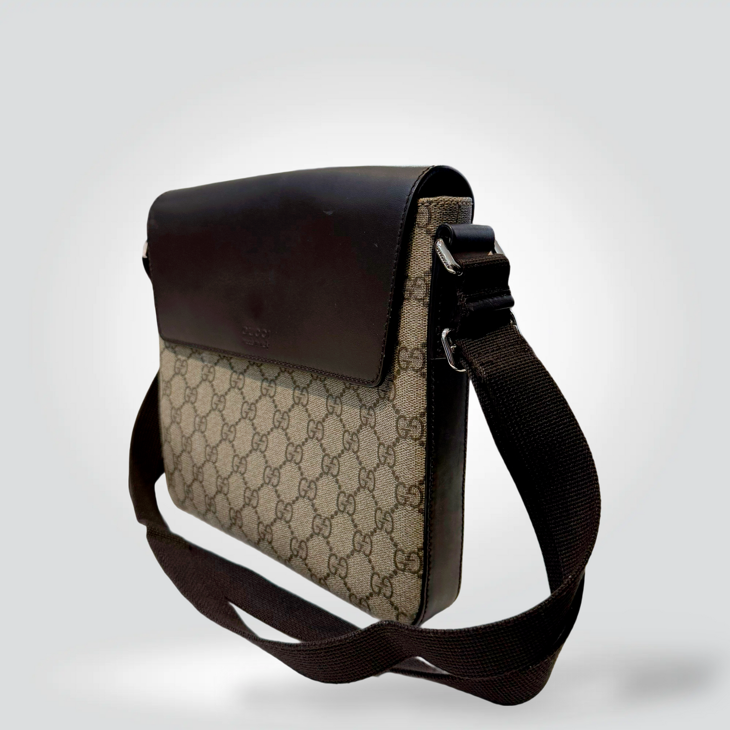 Pre-Owned Gucci GG Supreme Canvas Dark Brown Leather Flap Messenger Crossbody Bag — Very  Good  | Style Reissue Vancouver