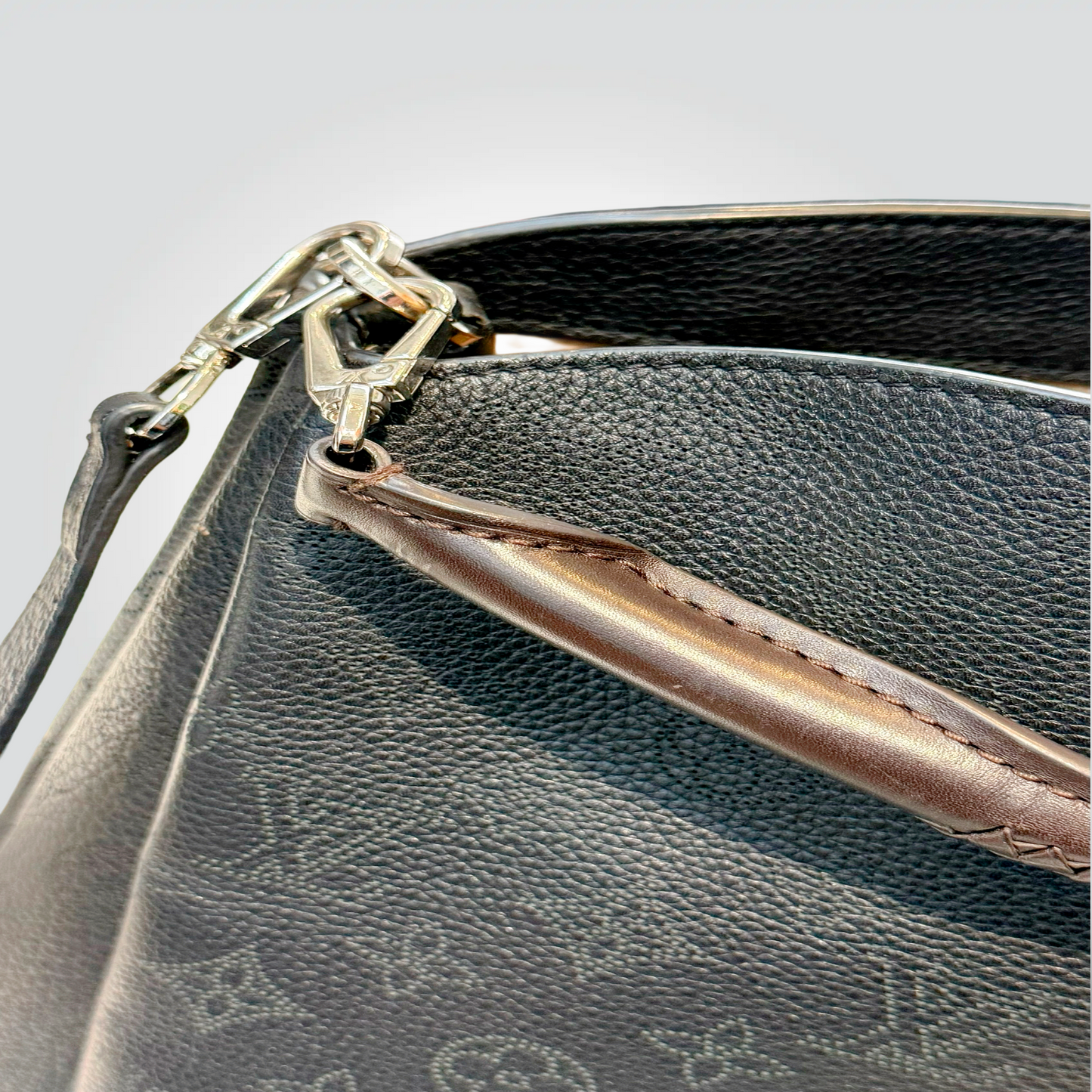 Pre-Owned Louis Vuitton Babylone Black Mono Marina Pebbled Leather Hobo Shoulder Bag Silver Hardware — Very Good  | Style Reissue Vancouver
