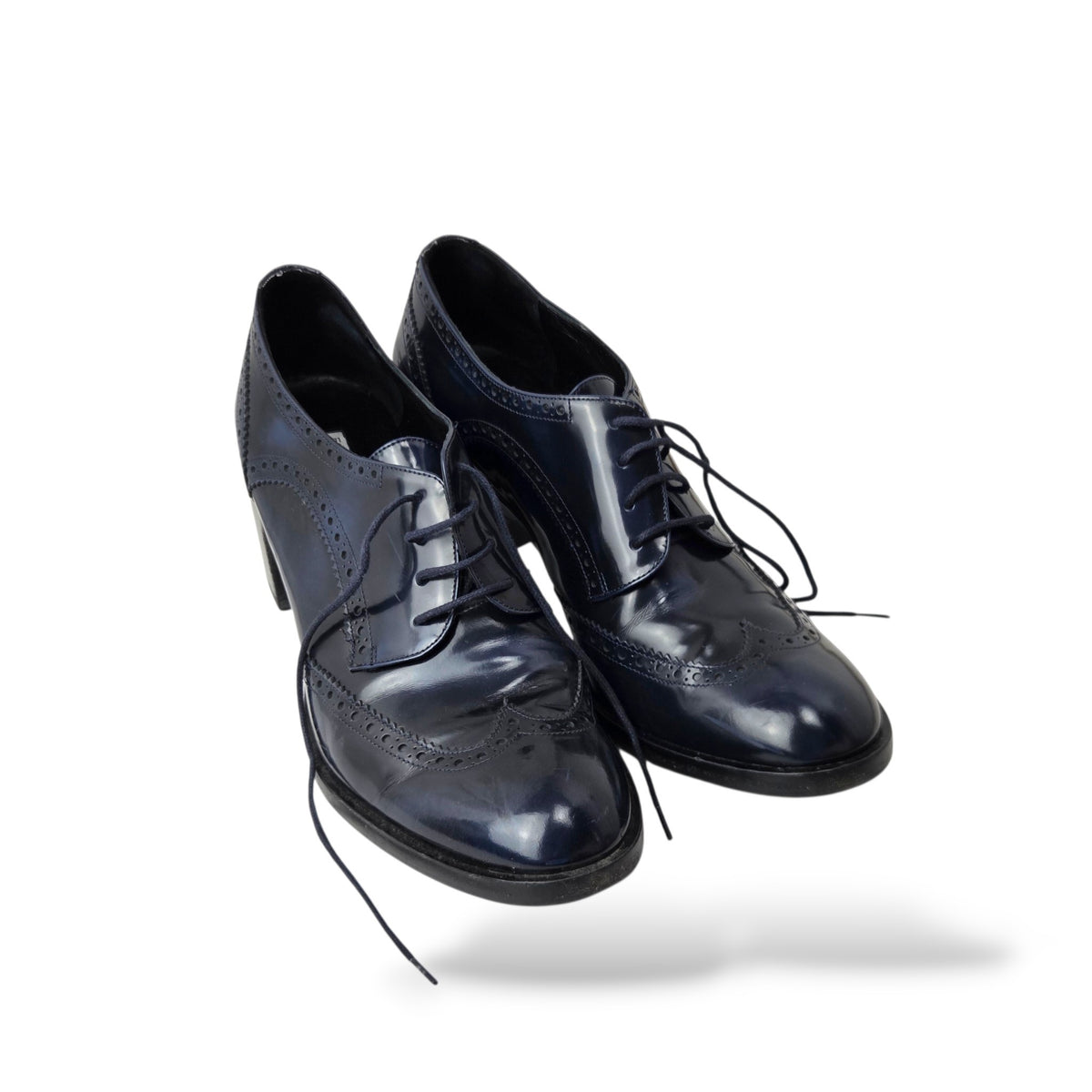 Pre-owned Fratelli Rossetti navy leather heeled wingtip brogue Oxford shoes with lace-up closure, size 39 — available at Style Reissue Vancouver