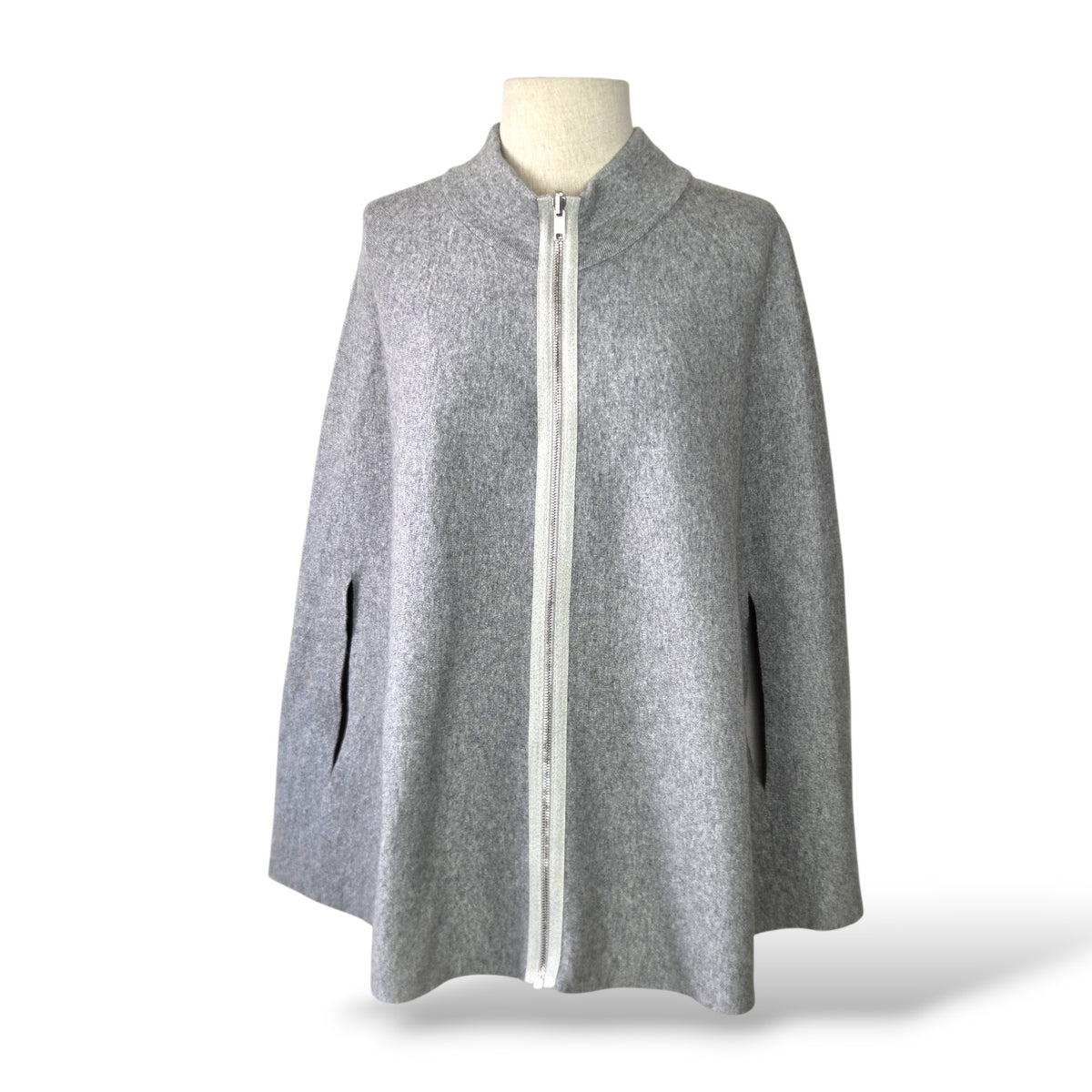Pre-owned D.Exterior Cash Double Cappa cashmere-blend knit cape or cardigan in colour 29, size S, made in Italy, with original tag attached