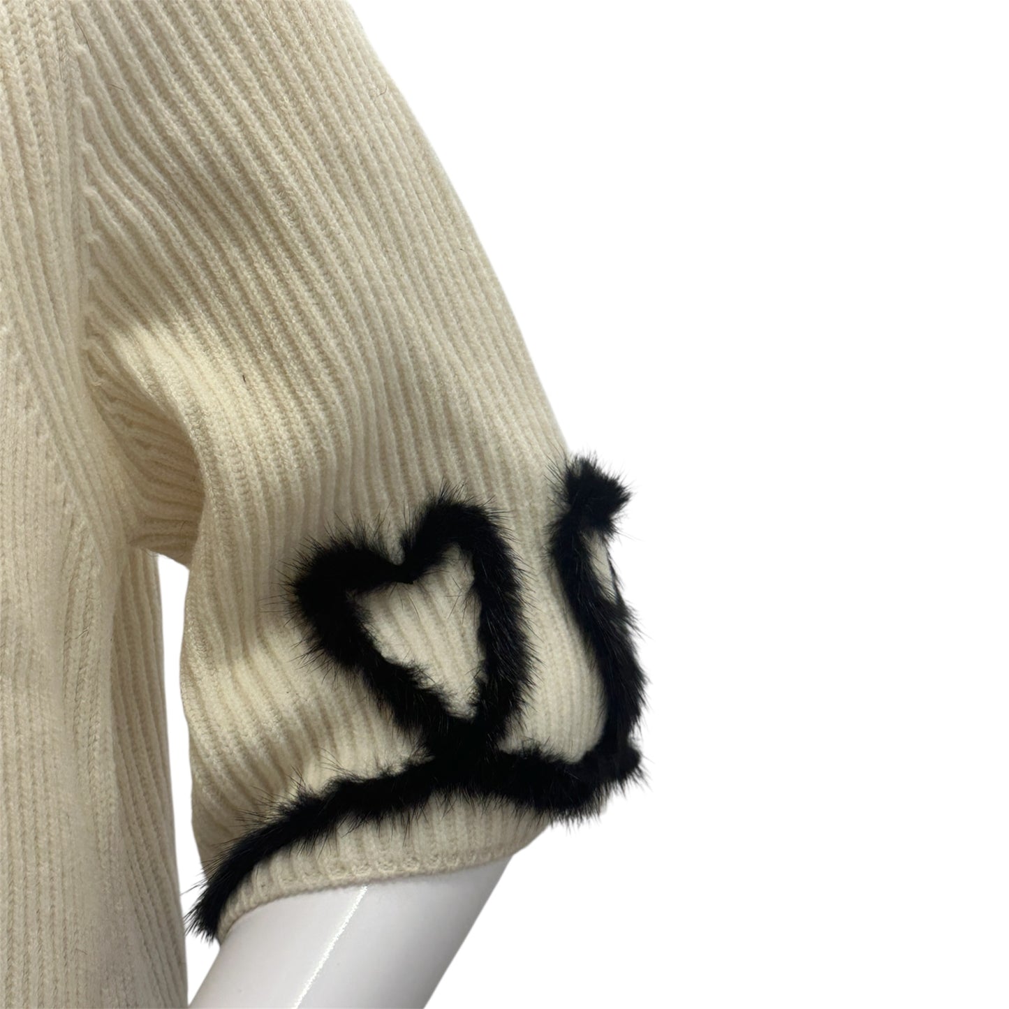 Preowned- Fendi heart fur knit sweater (L)