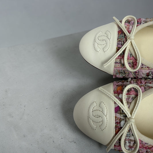 Preowned Chanel Cap  Toe  Tweed Ballerina Flat