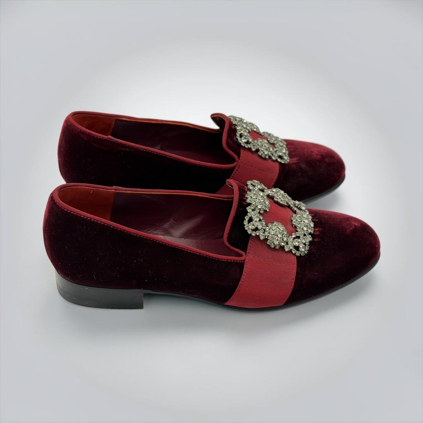 Pre-Owned Manolo Blahnik Hangisi Burgundy Velvet Crystal Buckle Flats — Size 9 — Excellent | Style Reissue Vancouver