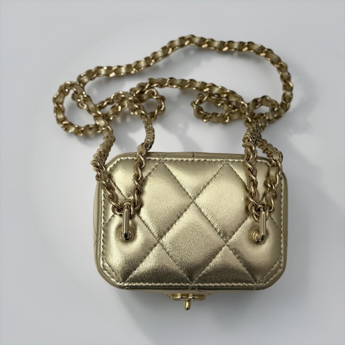 Pre-Owned Chanel Gold Metallic Quilted Leather Mini Vanity Case Bag Chain Strap — Very Good | Style Reissue Vancouver