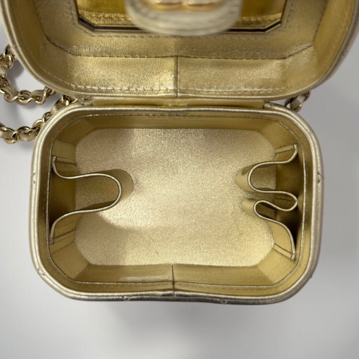 Pre-Owned Chanel Gold Metallic Quilted Leather Mini Vanity Case Bag Chain Strap — Very Good | Style Reissue Vancouver