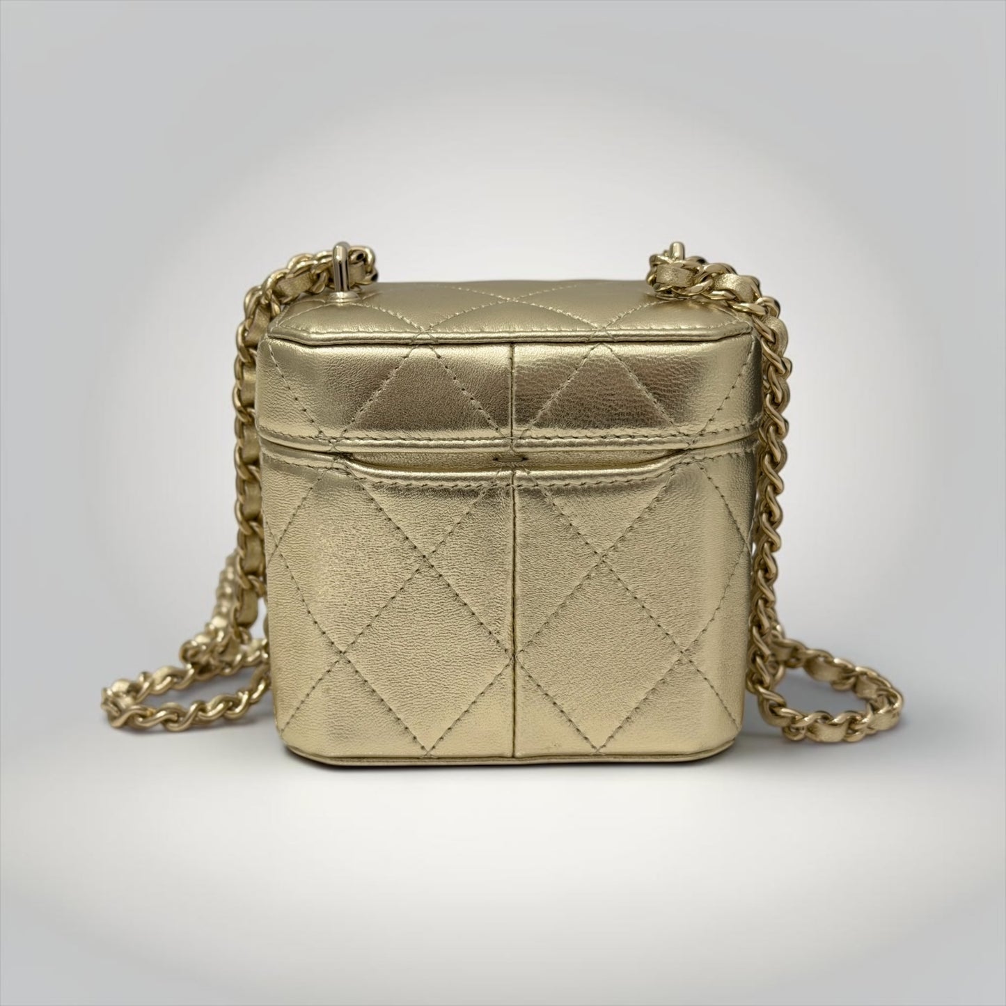 Pre-Owned Chanel Gold Metallic Quilted Leather Mini Vanity Case Bag Chain Strap — Very Good | Style Reissue Vancouver