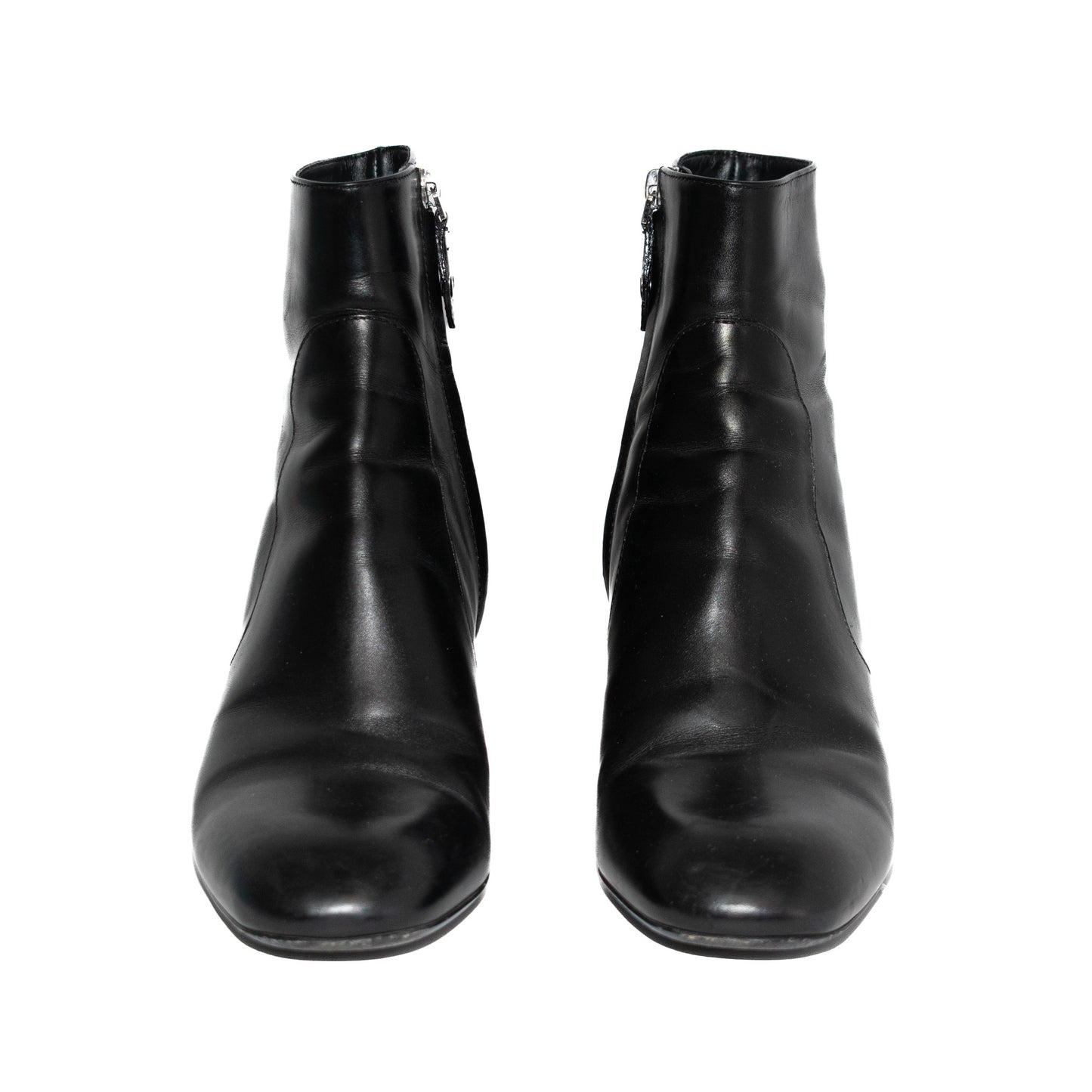 Pre-Owned Louis Vuitton Leather Ankle Boots (37.5)
