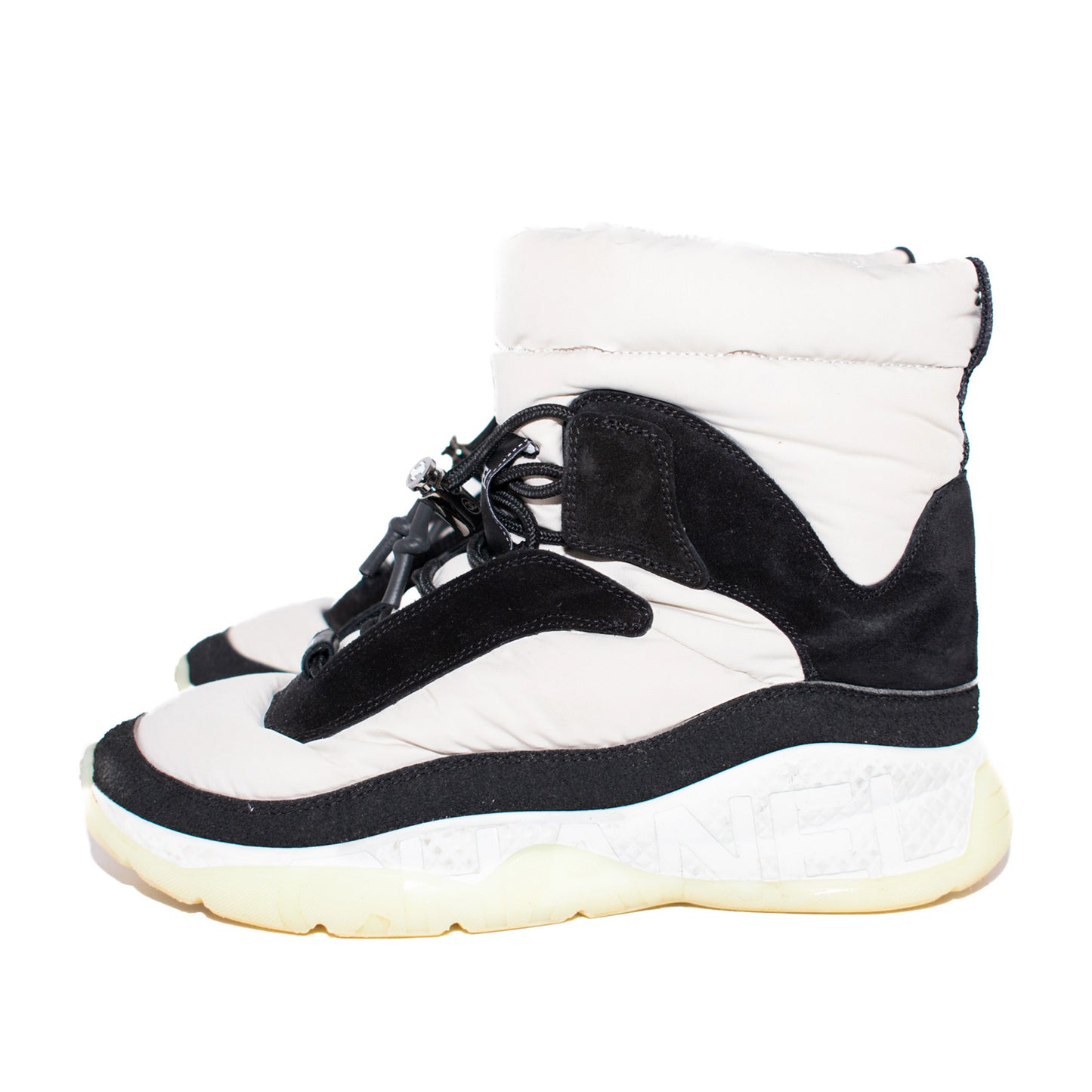 Pre-Owned Chanel 21N Sneakers (36.5)