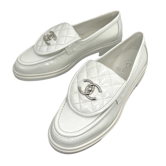 chanel CC white quilted loafers new condition front