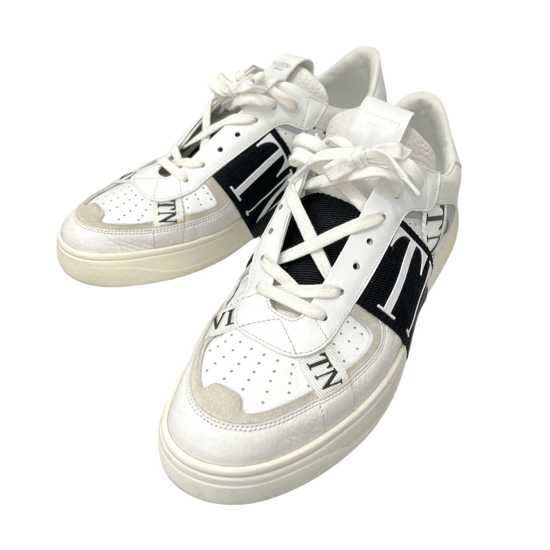 valentino mens vl7n white leather sneaker excellent condition pair front